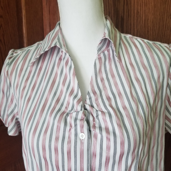 Womens Button-up Blouse - Picture 2 of 4